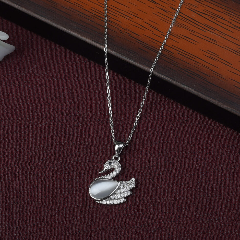 Diamond Plated Silver Swan Pendant - NP03