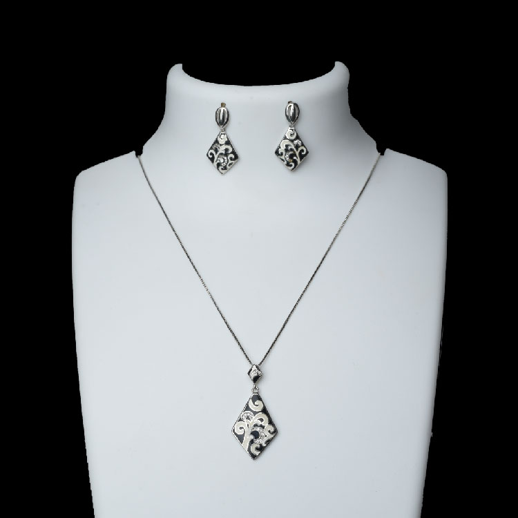 Swirl Shine Black and Diamond Pendant Set - PS10